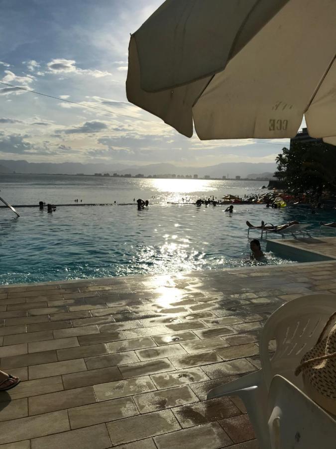 Apartamento Pe Na Areia Frente Para O Mar E Piscina Na Prainha Карагуататуба Экстерьер фото
