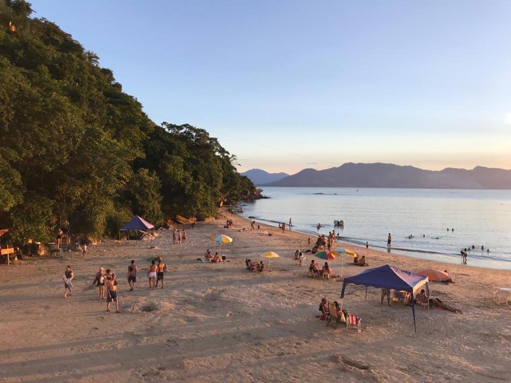 Apartamento Pe Na Areia Frente Para O Mar E Piscina Na Prainha Карагуататуба Экстерьер фото