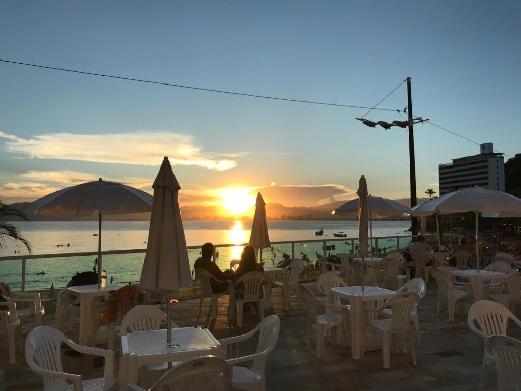 Apartamento Pe Na Areia Frente Para O Mar E Piscina Na Prainha Карагуататуба Экстерьер фото
